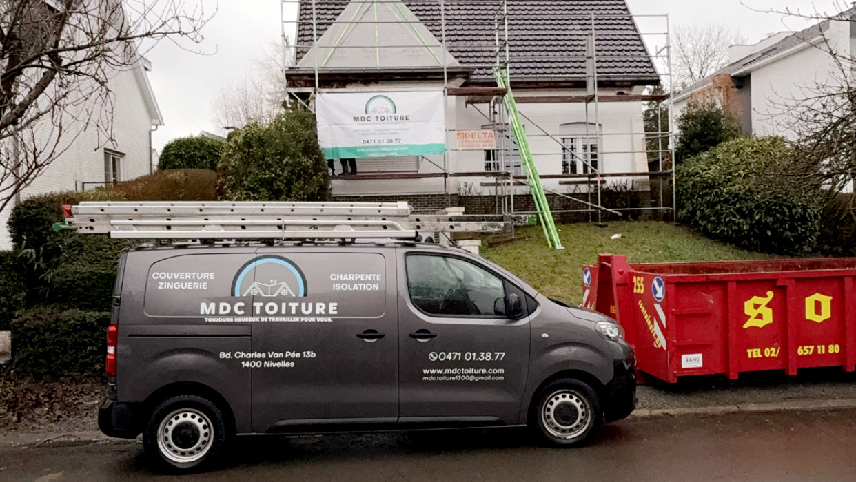 Un chantier de toiture de MDC TOITURE, Nivelles